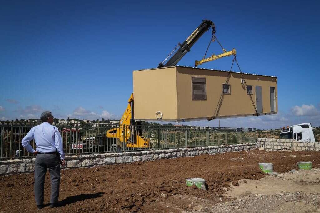 הנחת מגורון חדש בגוש עציון. | גרשון אלינסון, פלאש 90