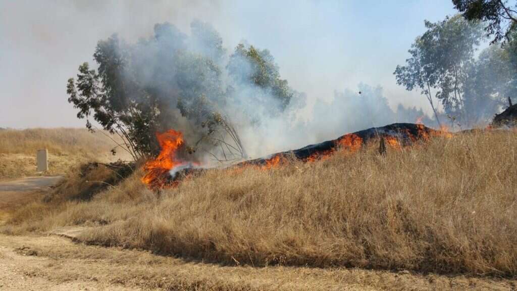 שריפה בעוטף עזה בעקבות עפיפון חבלה