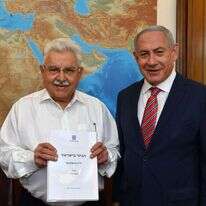 השר לשעבר משה ניסים מגיש השבוע את דו"ח הגיור לראש הממשלה. | קובי גדעון, לע"מ