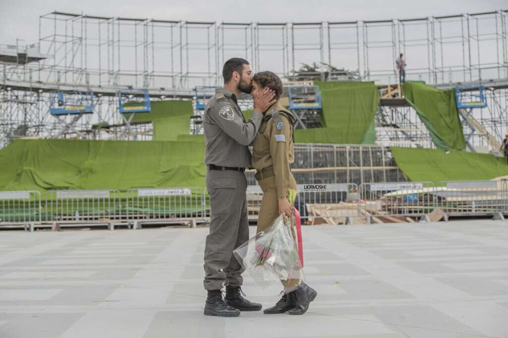 לונא וראיד. | משה ליאור