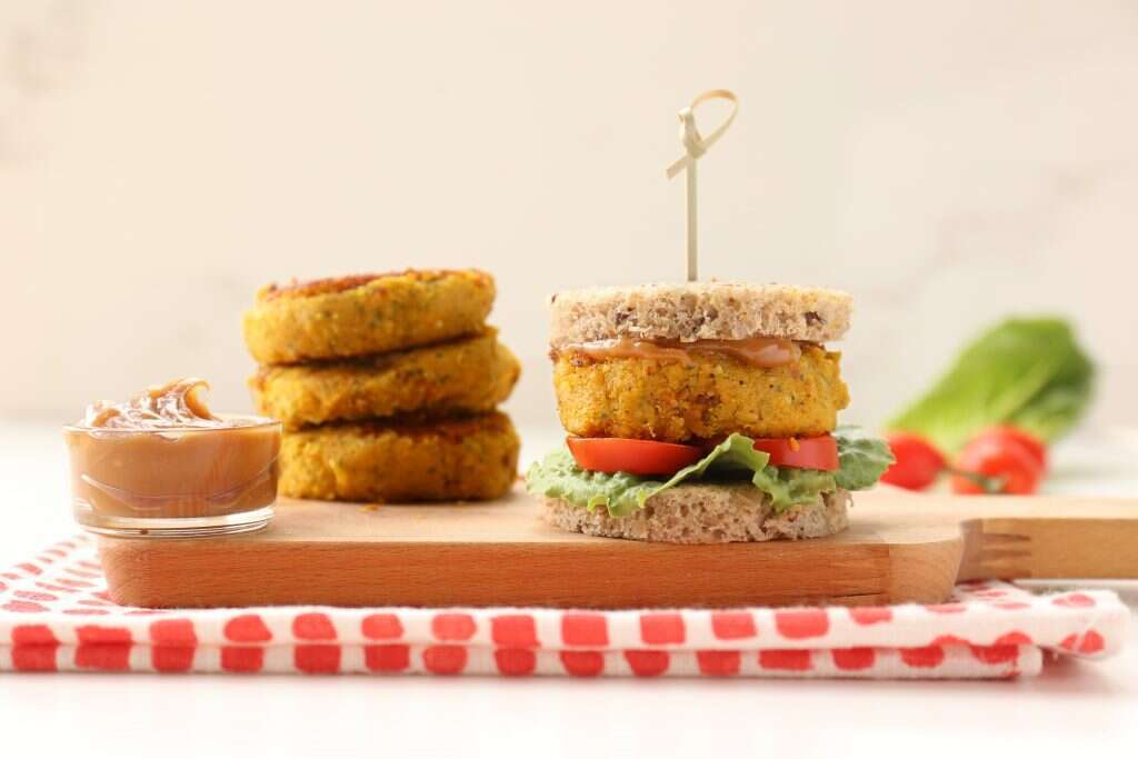 קציצות דלורית וחמאת בוטנים | אפרת ליכטנשטט קציצות דלורית וחמאת בוטנים | אפרת ליכטנשטט