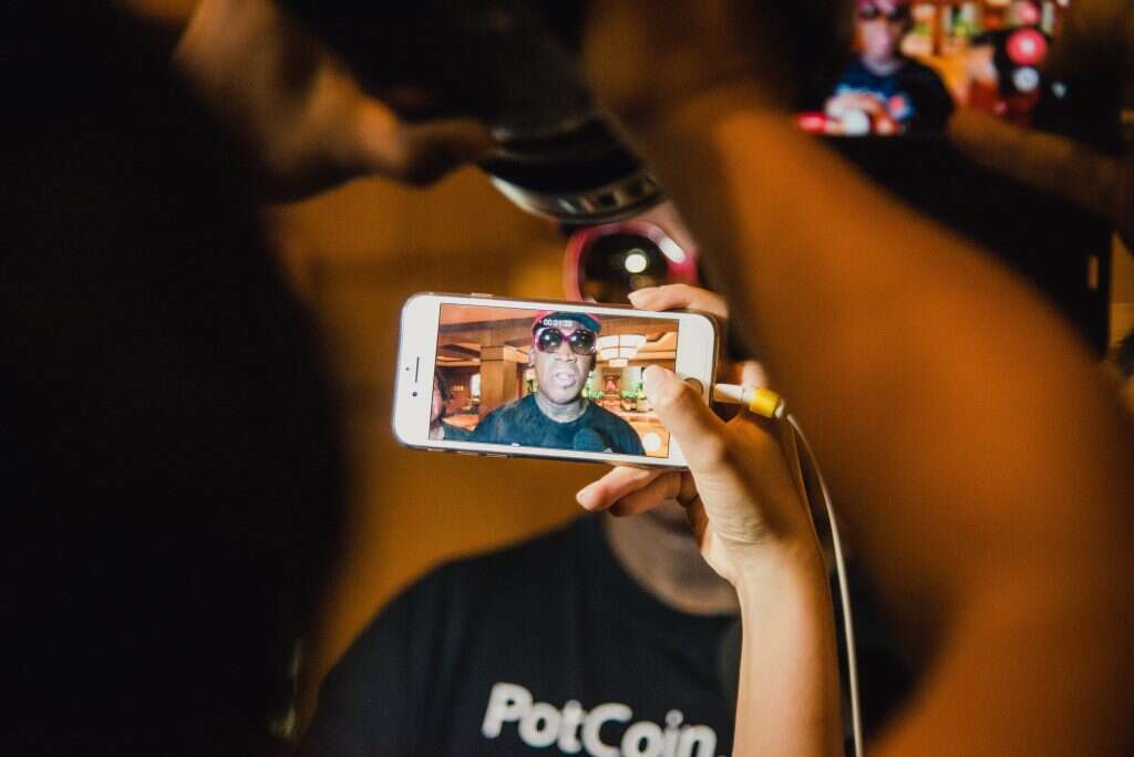 דניס רודמן בסינגפור. | EPA