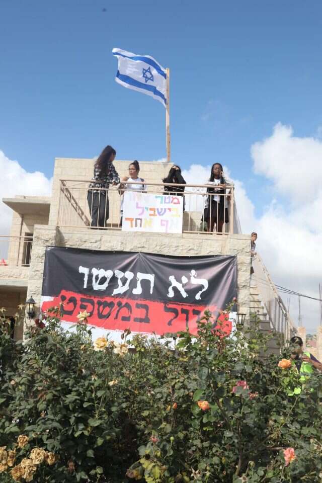 הריסת הבתים בנתיב האבות. | מרים צחי