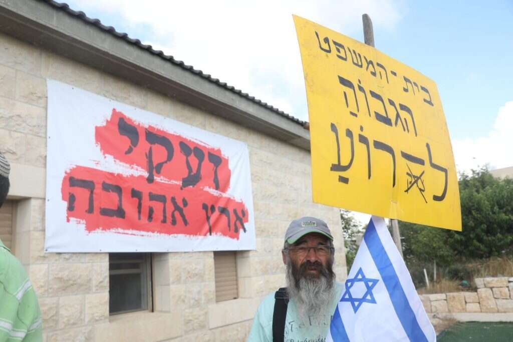 הריסת הבתים בנתיב האבות. | מרים צחי