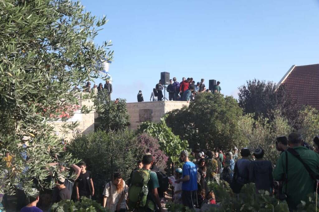 פינוי נתיב האבות. | מרים צחי