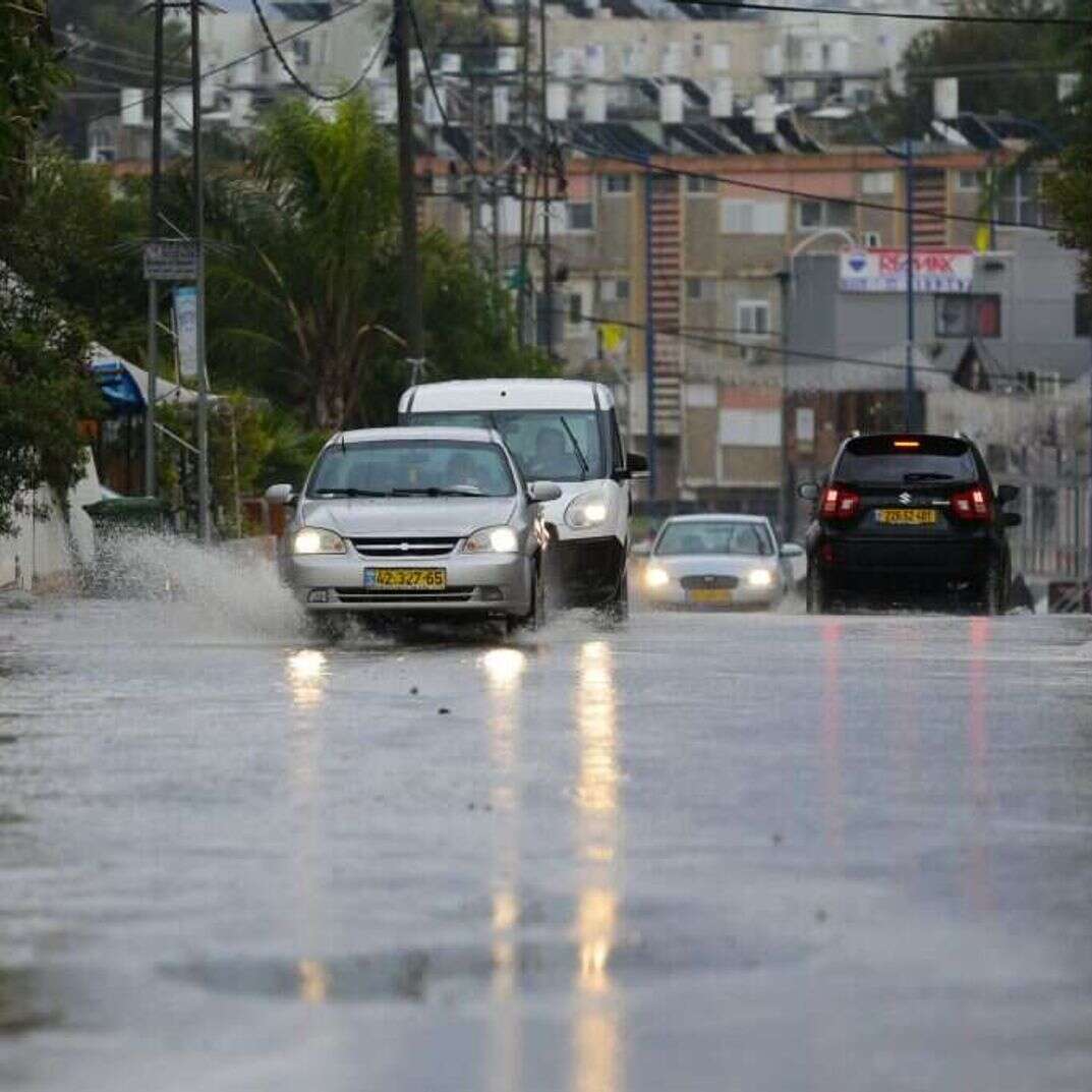גשם בשדרות. ארכיון | יהודה פרץ גשם בשדרות. ארכיון | יהודה פרץ