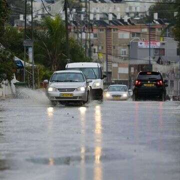 גשם בשדרות. ארכיון | יהודה פרץ גשם בשדרות. ארכיון | יהודה פרץ