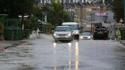 גשם בשדרות. ארכיון | ארכיון: יהודה פרץ