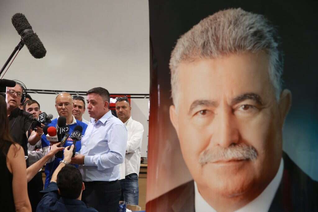 עמיר פרץ ואבי גבאי. | מרים צחי