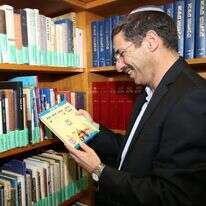 אורי אורבך. | מרים צחי