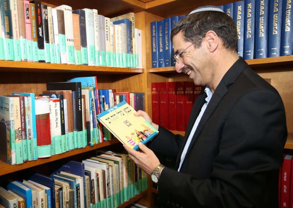 אורי אורבך. | מרים צחי