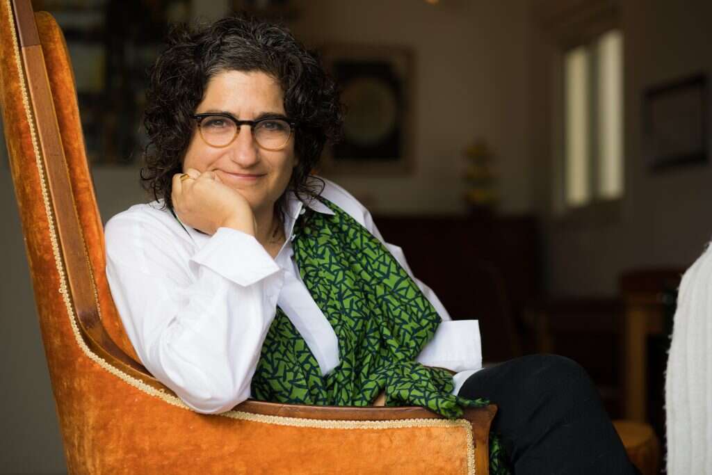 "אני מכירה הלכה פרגמטית ואוהבת אדם". ד"ר יופי תירוש. | אריק סולטן