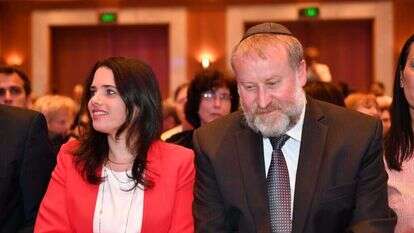 היועמ"ש אביחי מנדלבליט ושרת המשפטים איילת שקד. | יהודה בן יטח