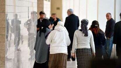 רעייתו של בן אוליאל בבית המשפט המחוזי בלוד. | יוסי זליגר