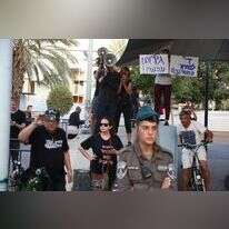 תושבי דרום תל אביב מפגינים בעד גירוש המסתננים. | יהושע יוסף