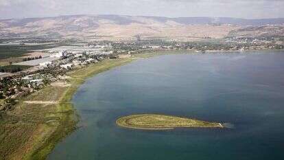 האי בכינרת בשנות הבצורת הקודמת, 2018 | אביר סולטן, EPA