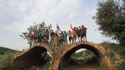 מי שיש לו אמון בעצמו יוכל לבנות חיים יציבים, יצרניים ומלאי משמעות. תלמידי ישיבת "חברותא"מזכרת בתיה. | באדיבות ישיבת "חברותא"