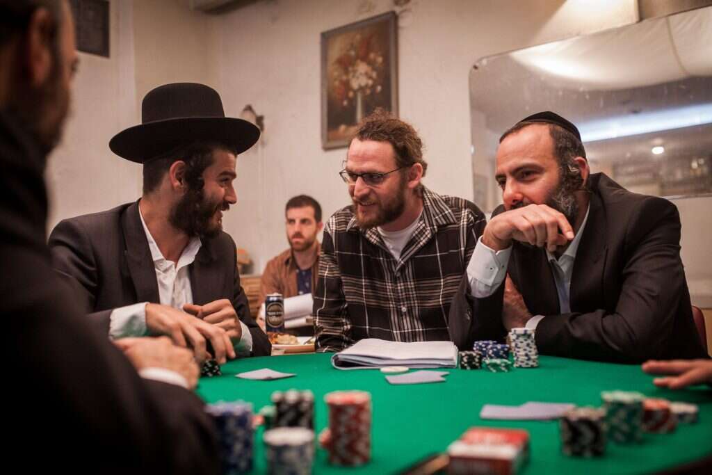 משה פולקנפליק עם הבמאי יונתן אינדורסקי על הסט של דרייבר. | אוהד רומנו