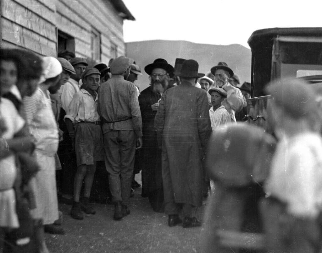 תמונה 1 הרב קוק במסע המושבות. | ביתמונה, אוסף ד"ר אדוארד אלקן