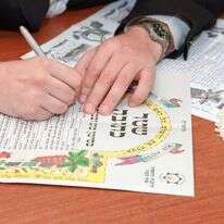 חתימה על כתובה. | שאטרסטוק