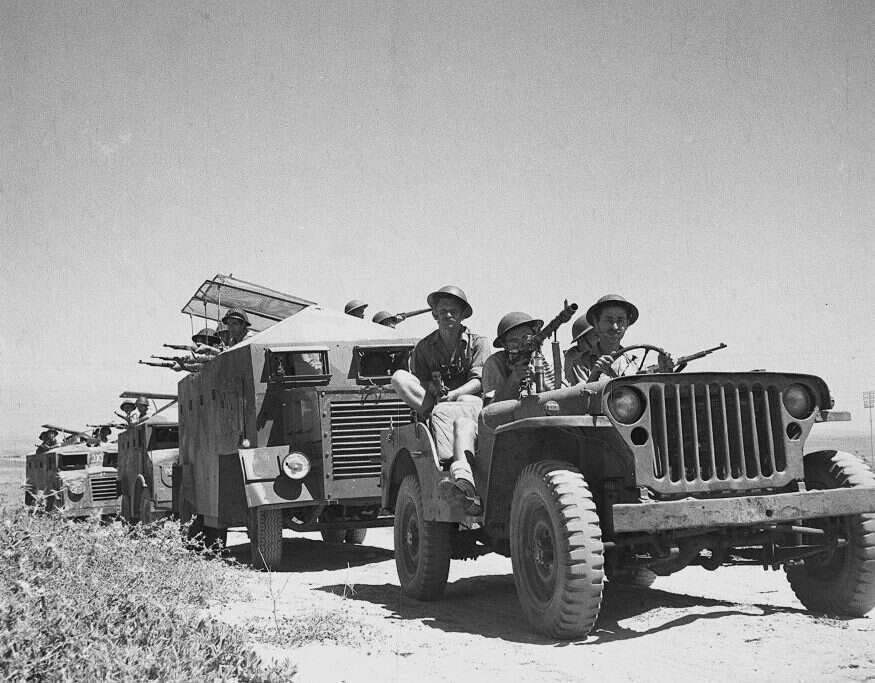 שיירה של משוריינים במלחמת השחרור. | קלוגר זלוטן, לע"מ