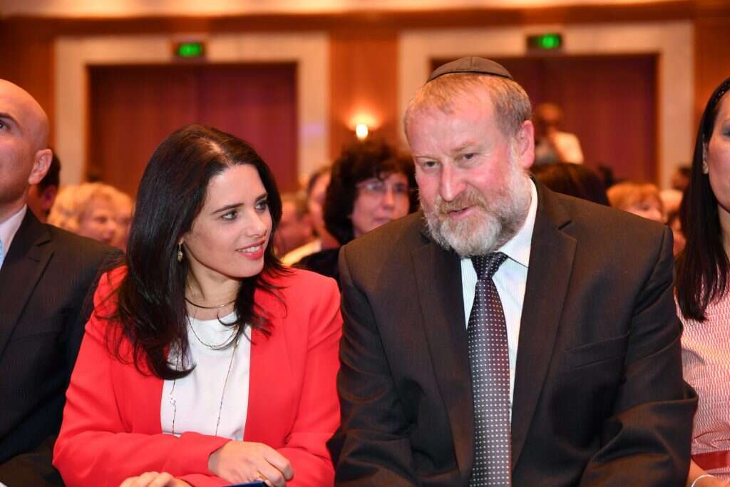 היועמ''ש אביחי מנדלבליט ושרת המשפטים איילת שקד. | יהודה בן יתח