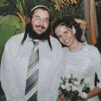 רזיאל ויעל שבח בחתונתם. | מתוך האוסף הפרטי