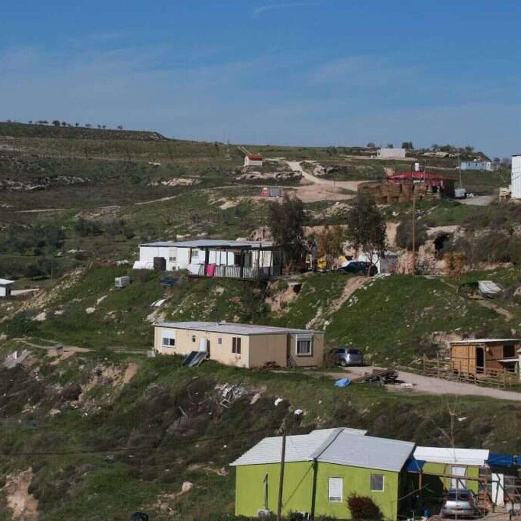 חוות גלעד | מרים צחי חוות גלעד | מרים צחי