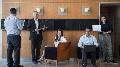 "הרשת הכחולה". | הדס פרוש, פלאש 90