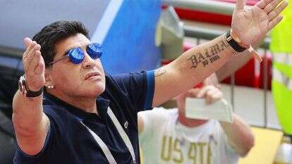 דייגו מראדונה ביציע. | EPA