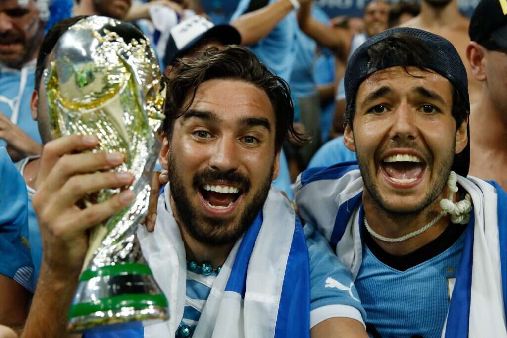 מצב רוח טוב ביציעי אורוגוואי. | AFP