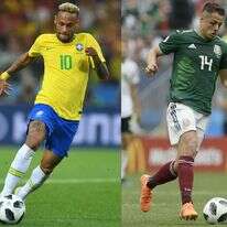 חאבייר צ'יצ'אריטו הרננדס ממקסיקו וניימאר מברזיל. | AFP