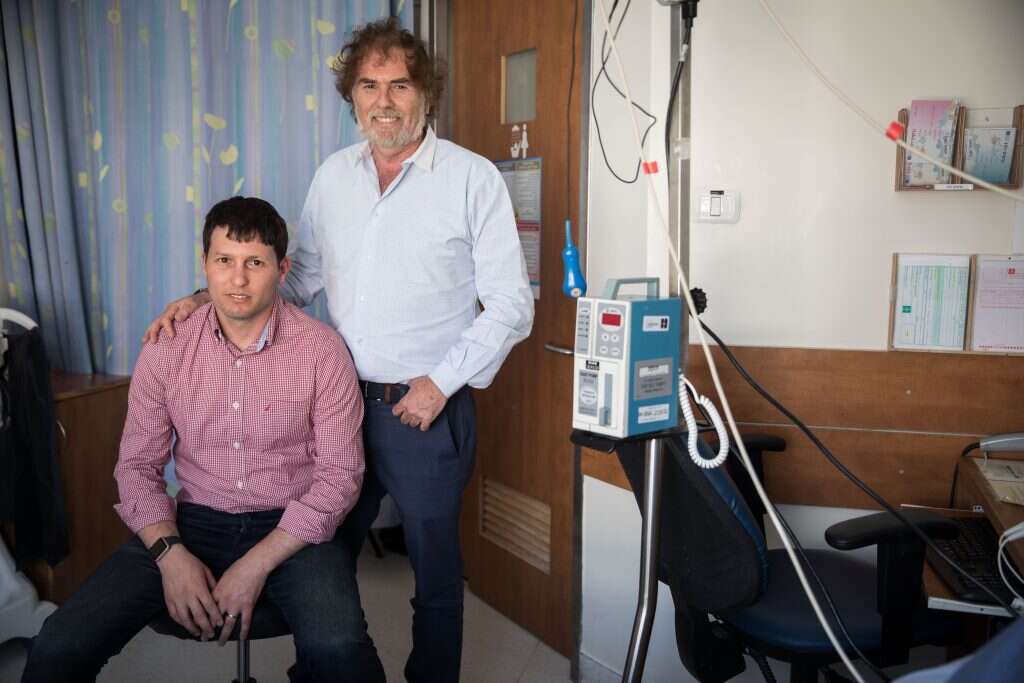 פרופ' שמחה ובנו ד"ר איתי יגל. | הדס פרוש, פלאש 90