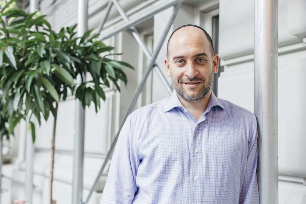 נתנאל הרשטיק, נכדו של החזן ר' נפתלי הרשטיק. | ניב רוזנברג נתנאל הרשטיק, נכדו של החזן ר' נפתלי הרשטיק. | ניב רוזנברג