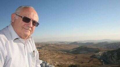 ד"ר אבי שפירא. | מרים צחי ד"ר אבי שפירא. | מרים צחי