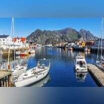 כפר הדייגים הנינגסוואר, הממוקם בקבוצת איים קטנה בחוף הדרומי של נורבגיה. | שאטרסטוק