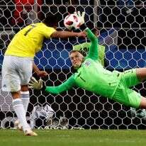 שוער נבחרת אנגליה ג'ורדן פיקפורד בדו קרב הפנדלים נגד קולומביה, מונדיאל 2018. נבחרת שלושת האריות העפילה לרבע גמר גביע העולם. | EPA