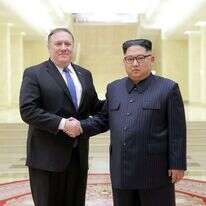 מייק פומפיאו וקים ג'ונג' און בפגישתם הקודמת. | EPA