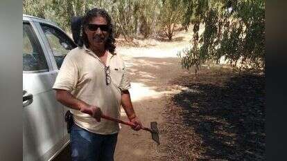 שוקי זכות בשדה שרוף. | אלישיב רייכנר