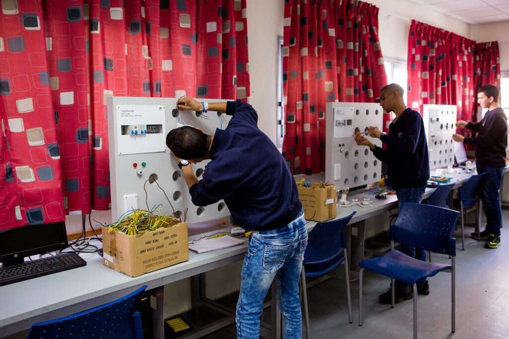 בית ספר של רשת "אורט" בלוד. | אריק סולטן בית ספר של רשת "אורט" בלוד. | אריק סולטן