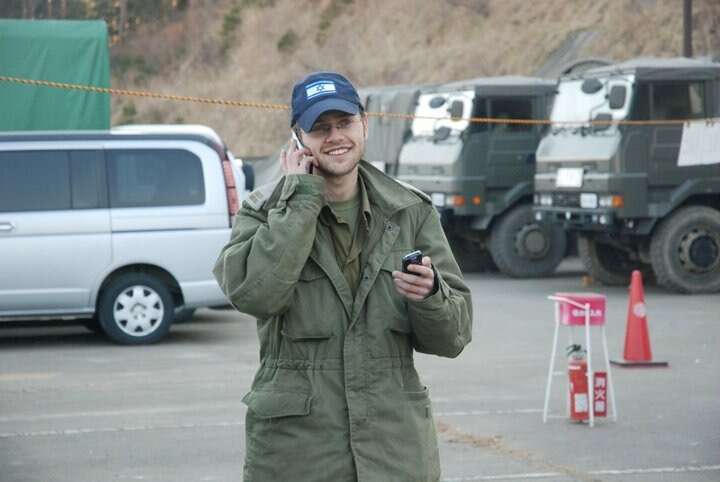 נדב שטראוכלר ביפן. | נדב שטראוכלר