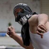 זריקת אבנים. | AFP