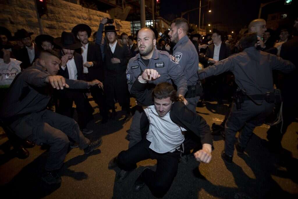 מעצר עריקים חרדים בירושלים. | יונתן זינדל, פלאש 90