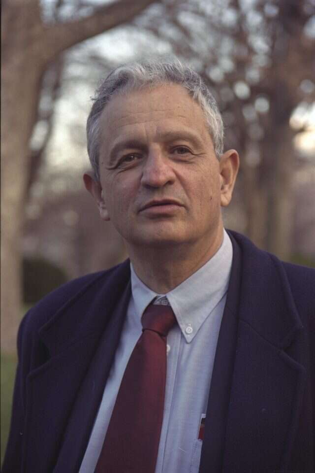 נחום ברנע. | יעקב סער, לע"מ