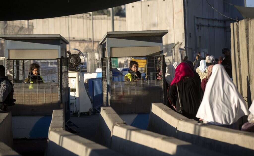 מחסום. | EPA מחסום. | EPA