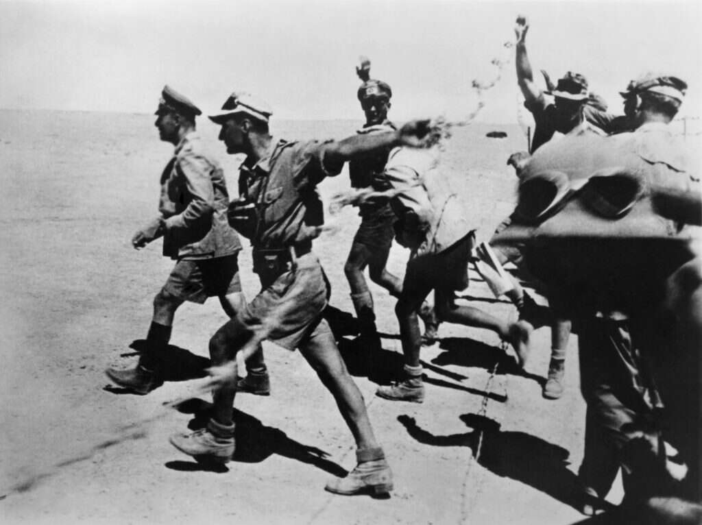 רומל וחייליו במבצע אל-אלמיין. | שאטרסטוק
