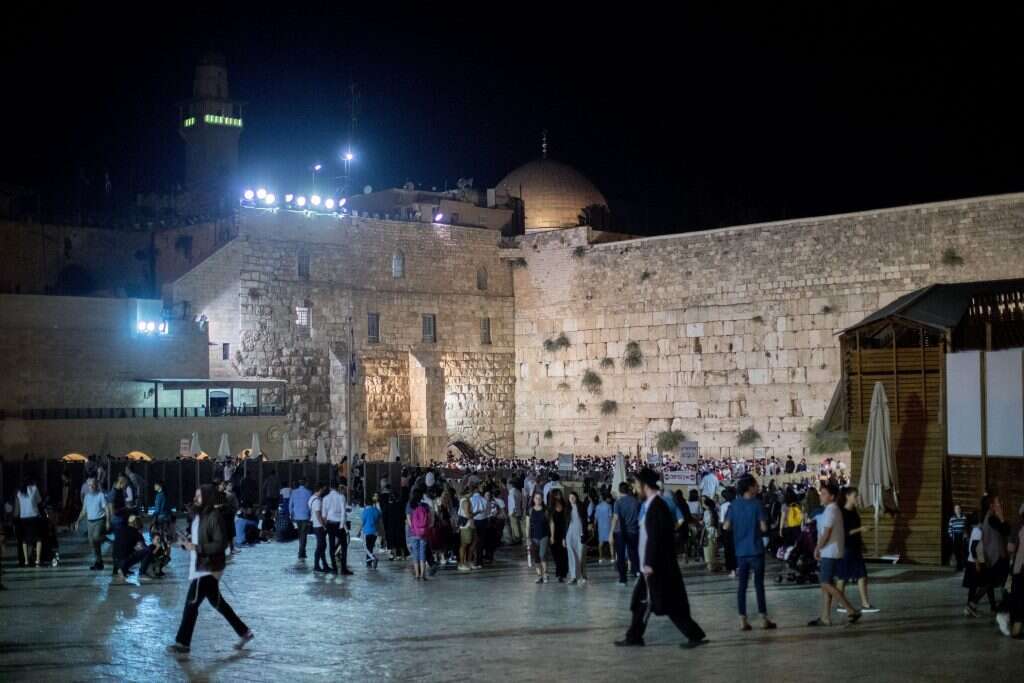 ט' באב בכותל המערבי. | יונתן זינדל/פלאש 90