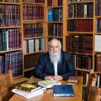 הרב יגאל קמינצקי. | אבישג שאר-ישוב