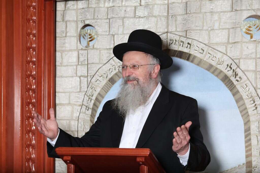 הרב שמואל אליהו. | מרים צחי