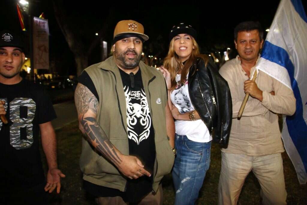 פור בדף הפייסבוק שלו. הראפר יואב אליאסי ("הצל"). | אמיר מאירי פור בדף הפייסבוק שלו. הראפר יואב אליאסי ("הצל"). | אמיר מאירי